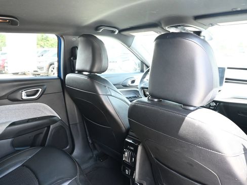 Used 2024 Jeep Compass Latitude AWD/4WD image 23