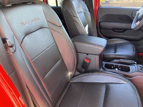 Used 2023 Jeep Wrangler Unlimited Sahara image 24