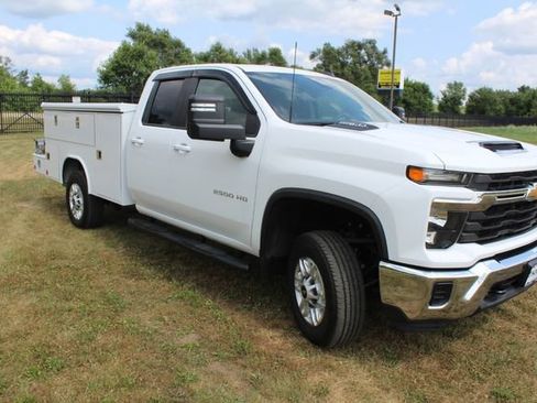 Used 2024 Chevrolet Silverado 2500 LT AWD/4WD image 5