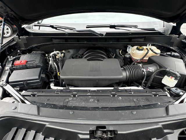 Used 2023 GMC Yukon SLE w/ Gmc Pro Safety Plus Package AWD/4WD image 29
