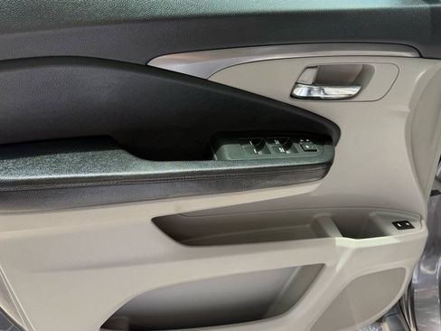 Used 2017 Honda Pilot EX-L image 6