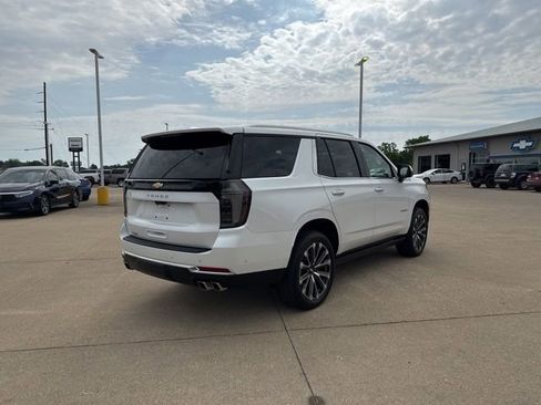 Used 2025 Chevrolet Tahoe High Country AWD/4WD image 7