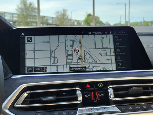 Used 2022 BMW X5 xDrive40i w/ Luxury Seating Package AWD/4WD image 24