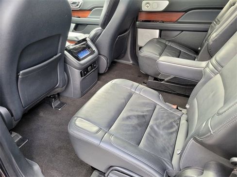 Used 2022 Lincoln Navigator L Reserve image 17
