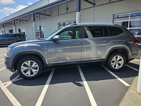 Used 2018 Volkswagen Atlas S AWD/4WD image 2