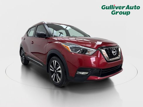 Used 2018 Nissan Kicks SR FWD image 13
