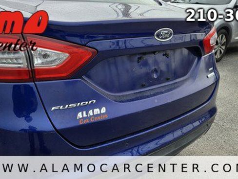 Used 2016 Ford Fusion SE FWD image 11