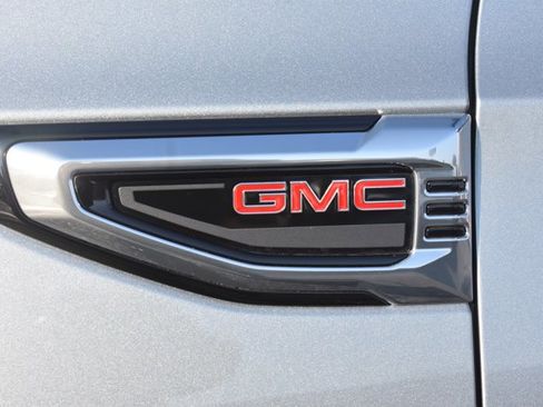 Used 2025 GMC Yukon Denali image 12