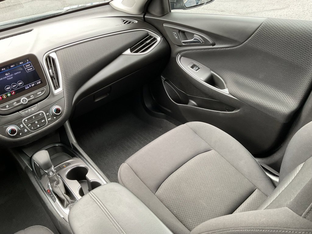 Used 2025 Chevrolet Malibu LT FWD image 17