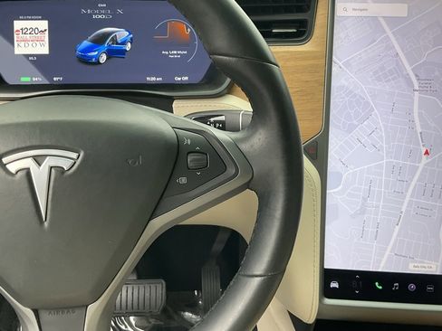 Used 2018 Tesla Model X 100D image 44