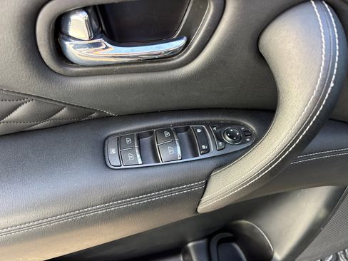 Used 2019 INFINITI QX80 Luxe w/ 22" Wheel Package image 13