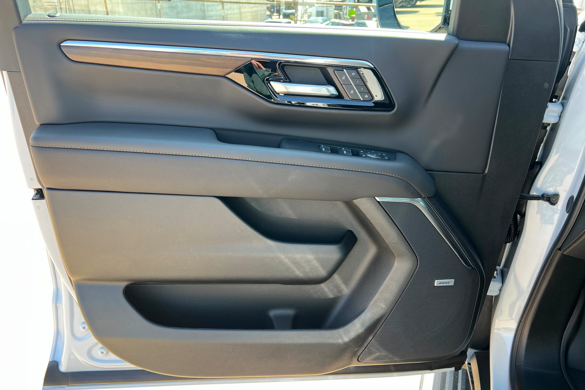 New 2026 Chevrolet Suburban High Country AWD/4WD image 15