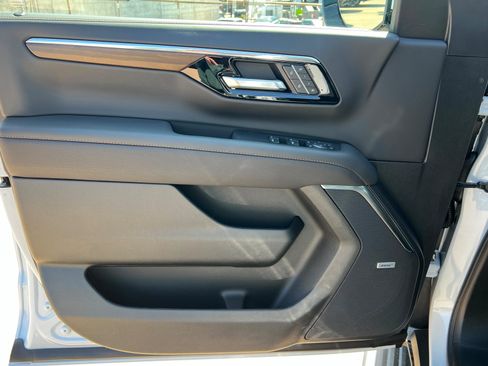 New 2026 Chevrolet Suburban High Country AWD/4WD image 15