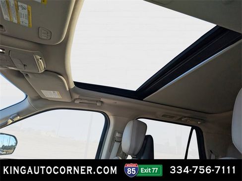 Used 2024 Lincoln Navigator Reserve image 16