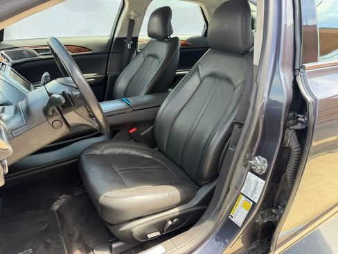 Used 2013 Lincoln MKZ FWD image 10