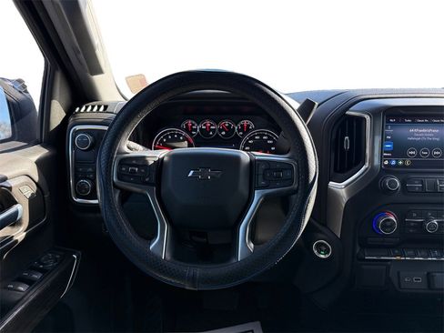Used 2022 Chevrolet Silverado 1500 RST image 12