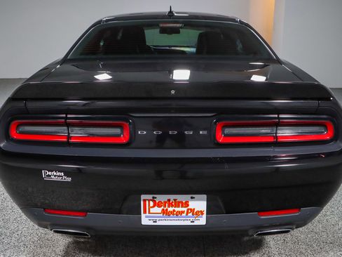 Used 2016 Dodge Challenger SXT Plus image 8