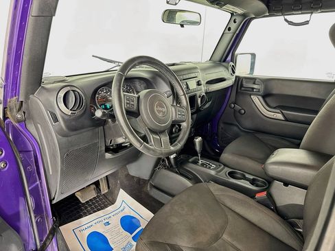 Used 2017 Jeep Wrangler Sport w/ Connectivity Group AWD/4WD image 9