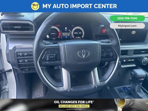 Used 2024 Toyota Tacoma TRD Off-Road AWD/4WD image 9