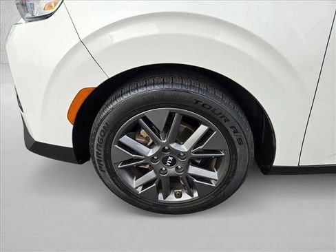 Used 2021 Kia Soul EX image 22