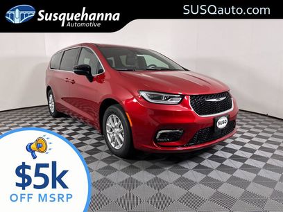 New 2026 Chrysler Pacifica Select