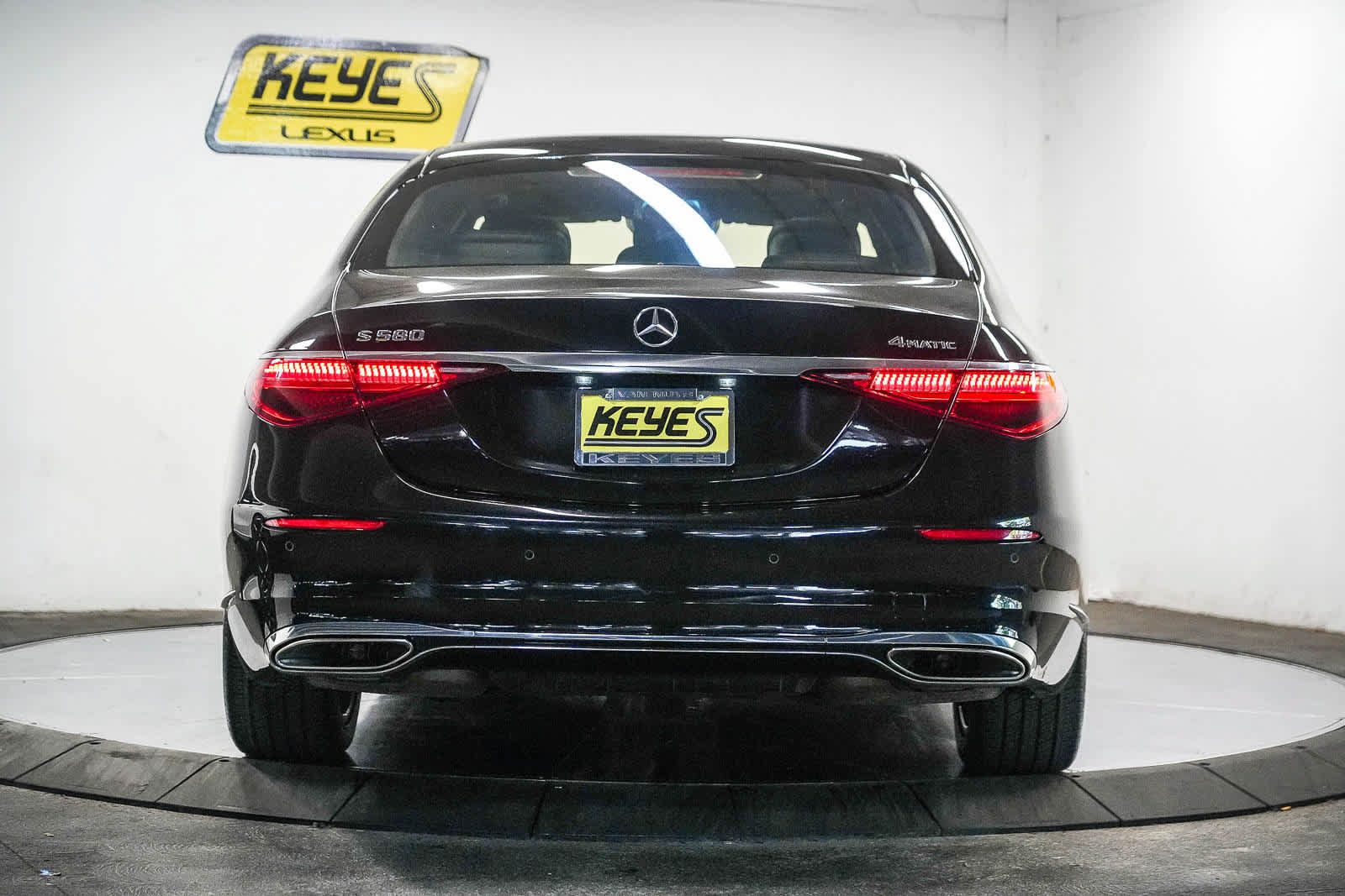 Used 2022 Mercedes-Benz S 580 4MATIC Sedan w/ Rear Seat Package image 5