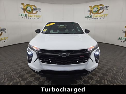 Certified 2024 Chevrolet Trax RS w/ Driver Confidence Package image 2