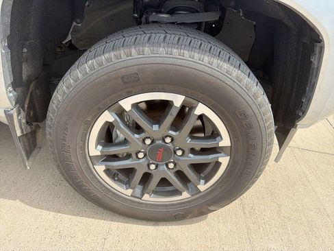 Used 2024 Toyota Tacoma TRD Sport image 11