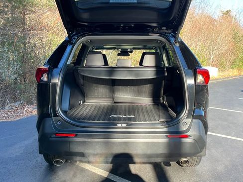 Used 2024 Toyota RAV4 XLE w/ Convenience Package image 24