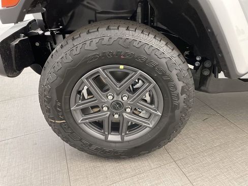 New 2026 Jeep Gladiator Sport image 8