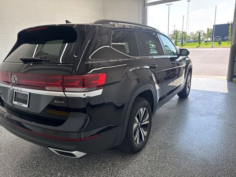 New 2026 Volkswagen Atlas SE image 4