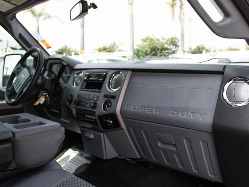 Used 2016 Ford F250 XLT w/ XLT Value Package image 38