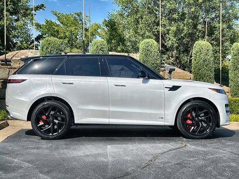 Used 2026 Land Rover Range Rover Sport Dynamic SE AWD/4WD image 6