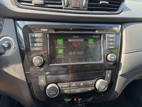 Used 2018 Nissan Rogue SV w/ Premium Package AWD/4WD image 10