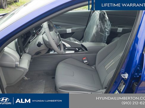 New 2025 Hyundai Elantra SEL FWD image 14
