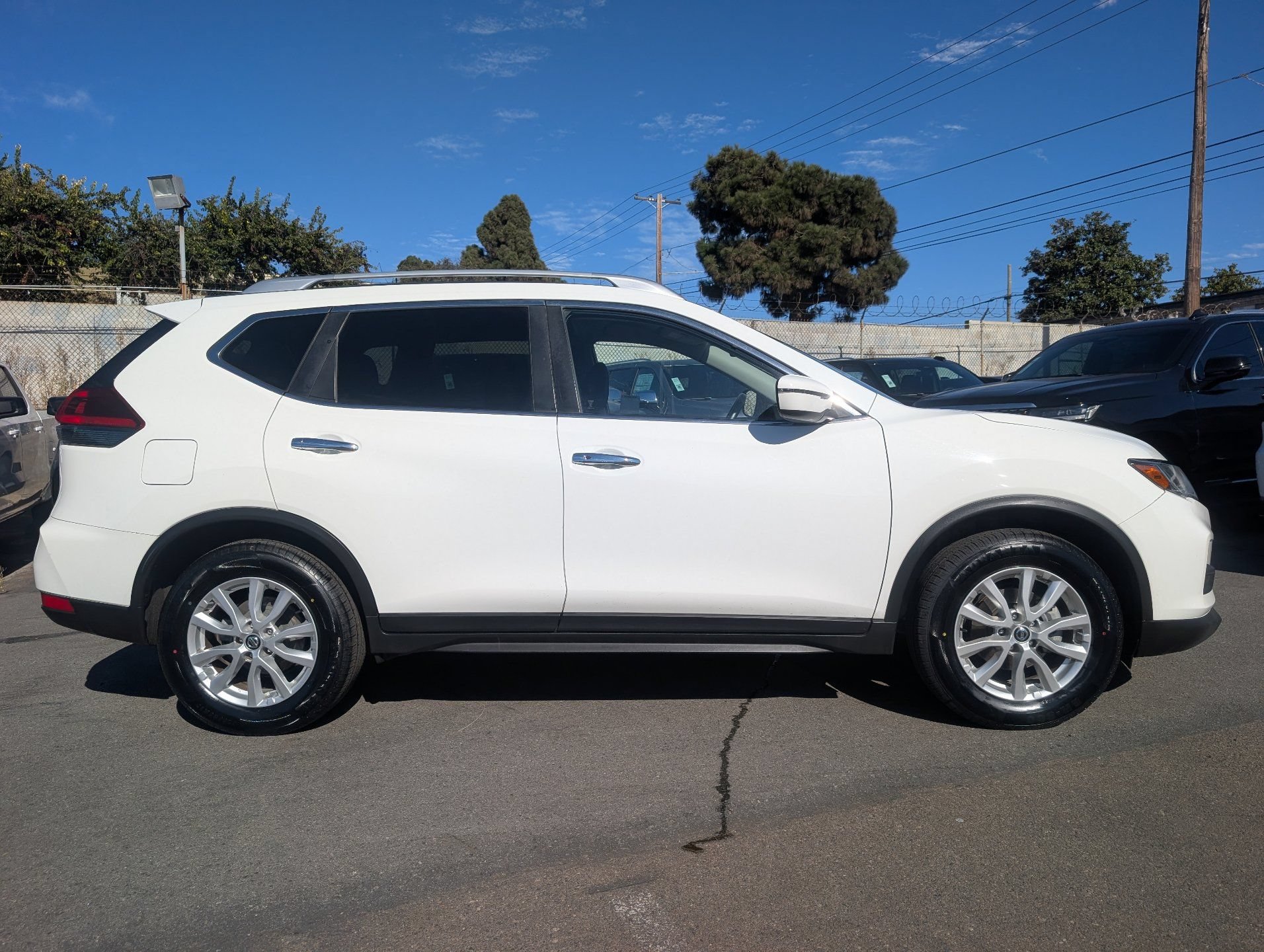Used 2020 Nissan Rogue SV FWD image 7