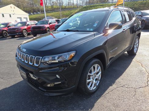 Certified 2022 Jeep Compass Latitude AWD/4WD image 8