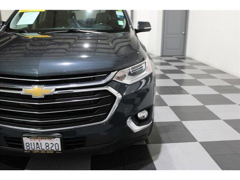 Used 2021 Chevrolet Traverse LT image 8