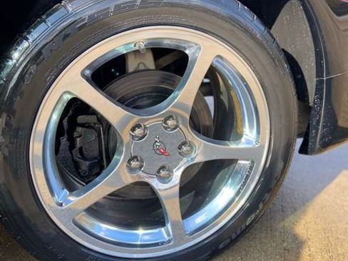 Used 2004 Chevrolet Corvette Convertible w/ Preferred Equipment Group image 16