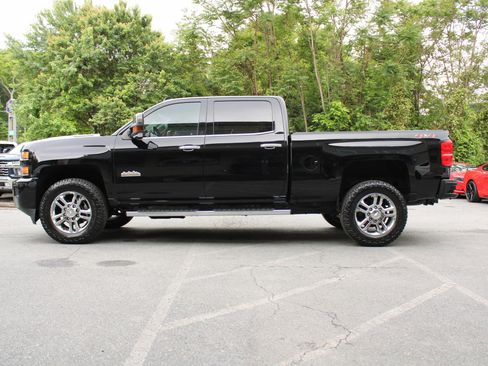 Used 2019 Chevrolet Silverado 2500 High Country w/ Duramax Plus Package AWD/4WD image 24