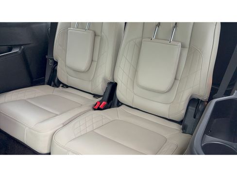 Used 2017 Ford Explorer Platinum AWD/4WD image 24