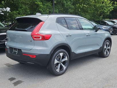 New 2026 Volvo XC40 B5 Plus w/ Protection Package Premier