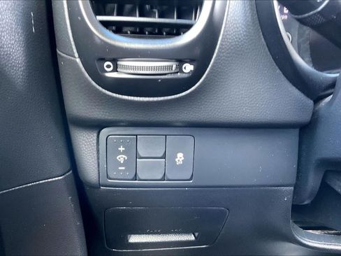 Used 2019 Kia Soul FWD image 32