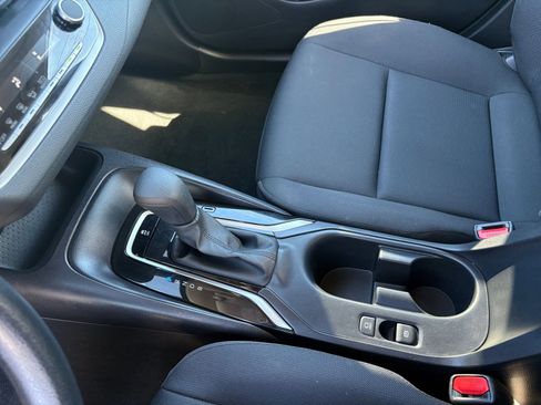 Used 2025 Toyota Corolla LE image 39