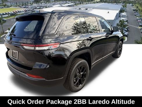 New 2026 Jeep Grand Cherokee Altitude RWD image 4