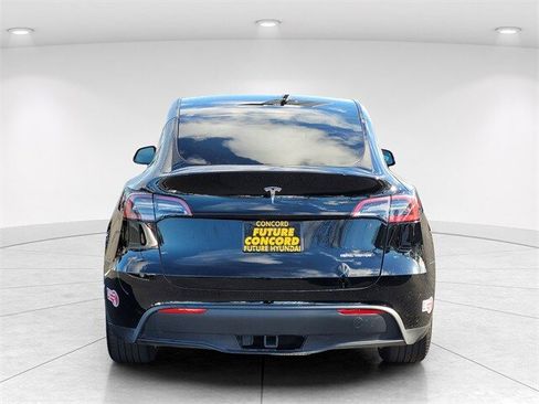 Used 2024 Tesla Model Y Long Range image 5