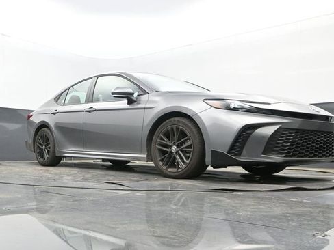 Used 2026 Toyota Camry SE image 23