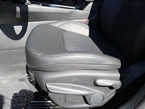 New 2026 Jeep Compass Latitude image 11