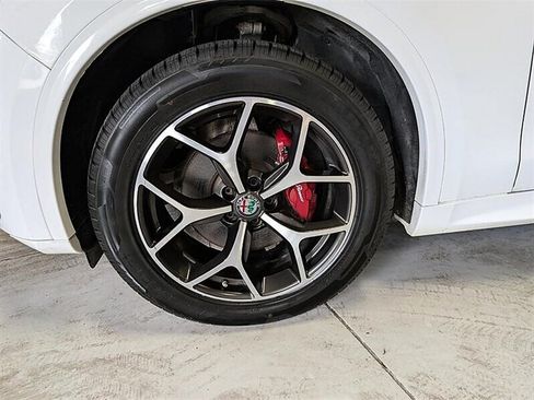 Used 2020 Alfa Romeo Stelvio Ti w/ Active Blind Spot Package AWD/4WD image 15