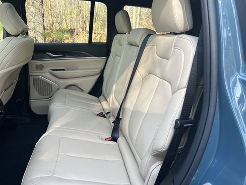 New 2026 Jeep Grand Cherokee Limited image 17